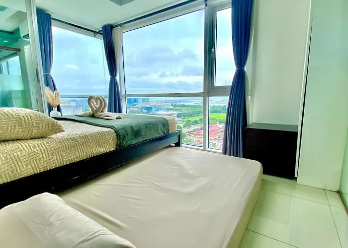 Апарт-отель Stunning View Staycation Near Moa Picc World Trade Center Airport Luneta Park Ocean Park Qurino Grandstand *